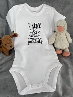 Short-sleeve white baby grow