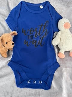 Short-sleeve blue baby grow